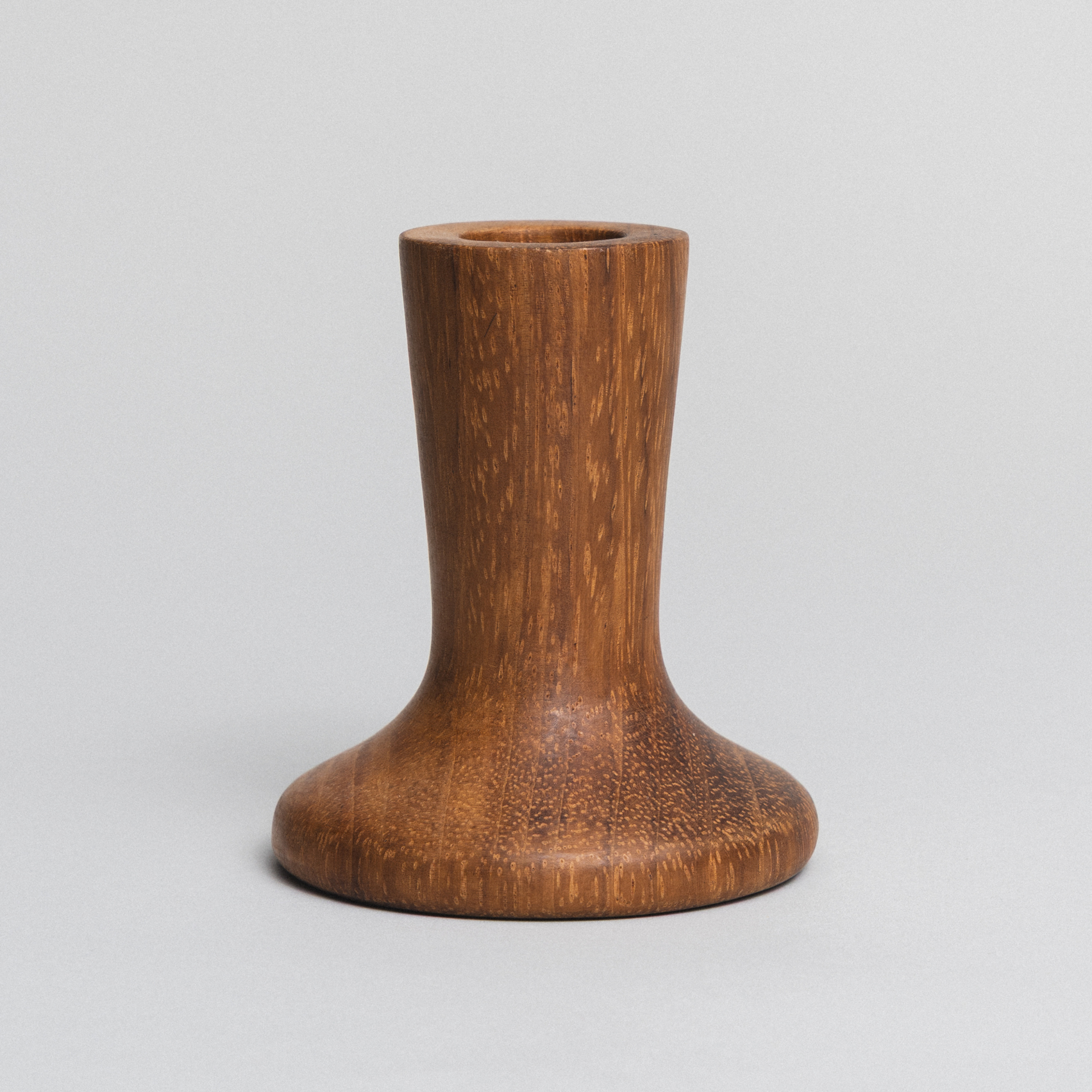 Candelabro de madera