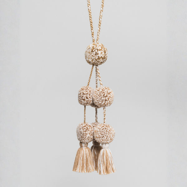 Pompon de algodón mediano