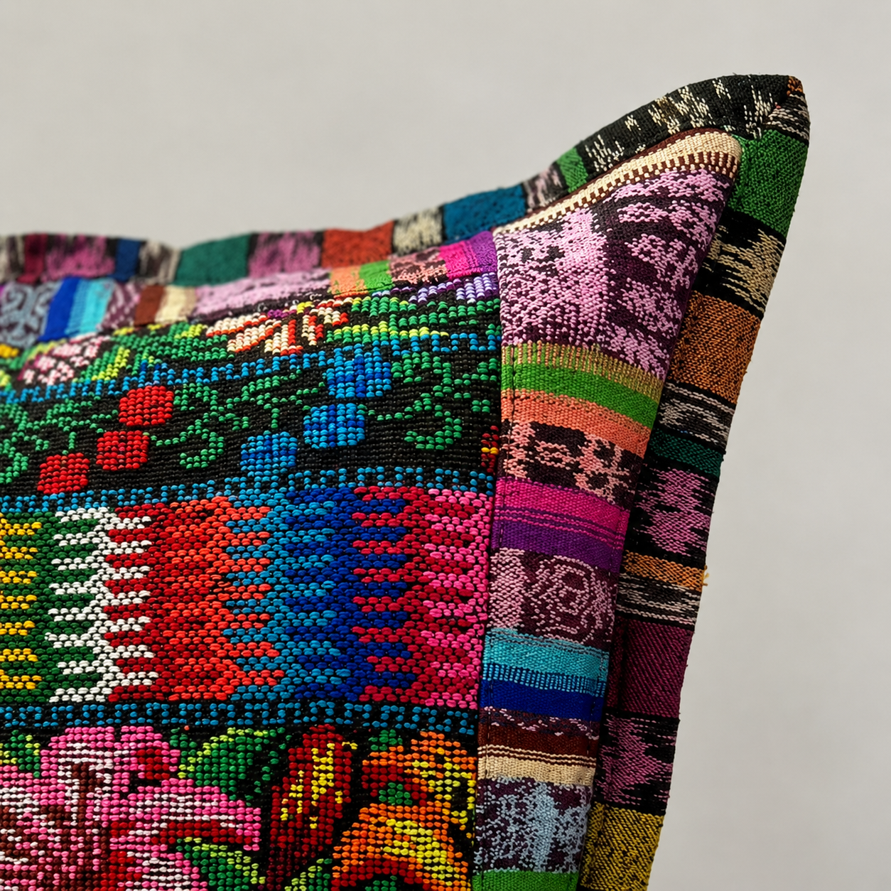 Embroidered Cushion Cover 50x50 cm