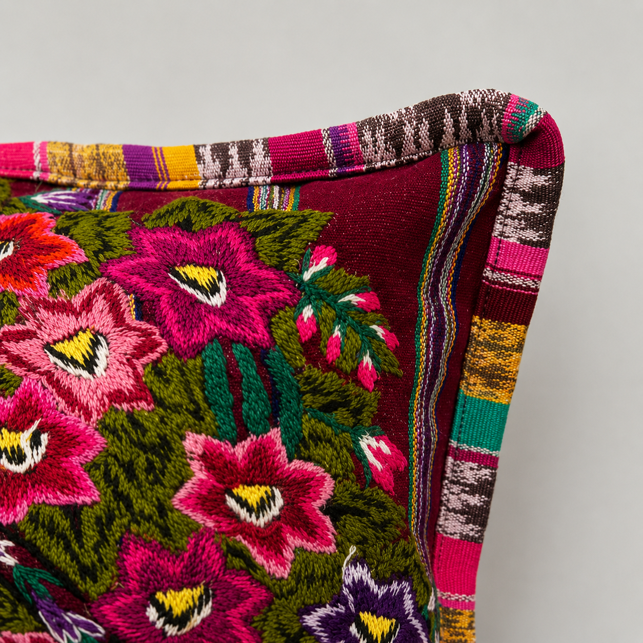 Embroidered Cushion Cover 50x50 cm